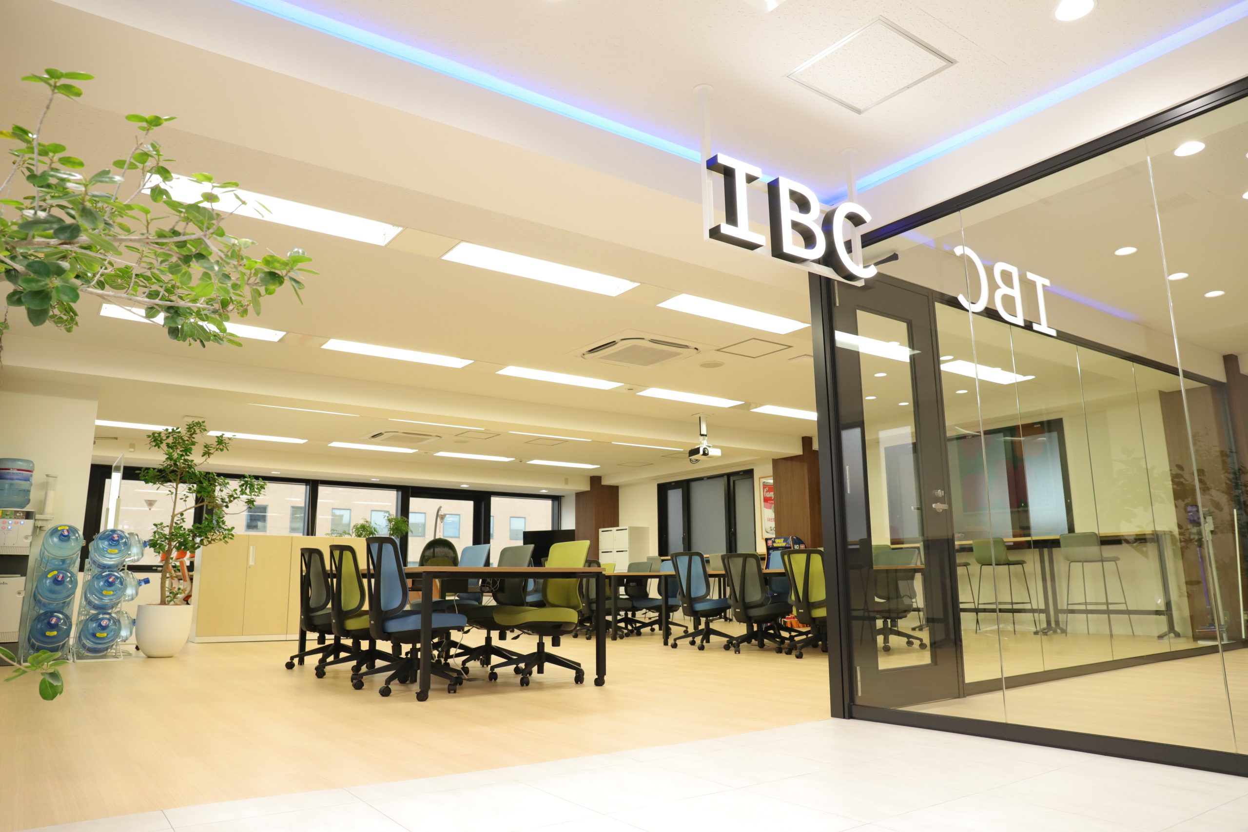 ホームページを公開しました。